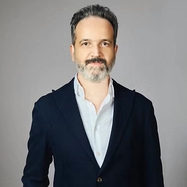 سیامک شکیبی